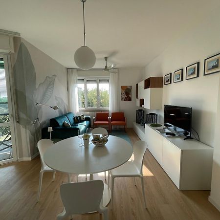 Appartamento Con Vista Lago ตอสโกลาโน มาแดร์โน ภายนอก รูปภาพ